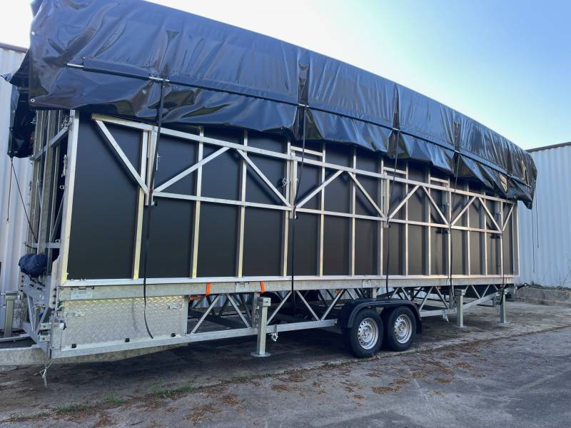 LOCATION DE SCÈNE MOBILE 48M2 AVEC COUVERTURE
