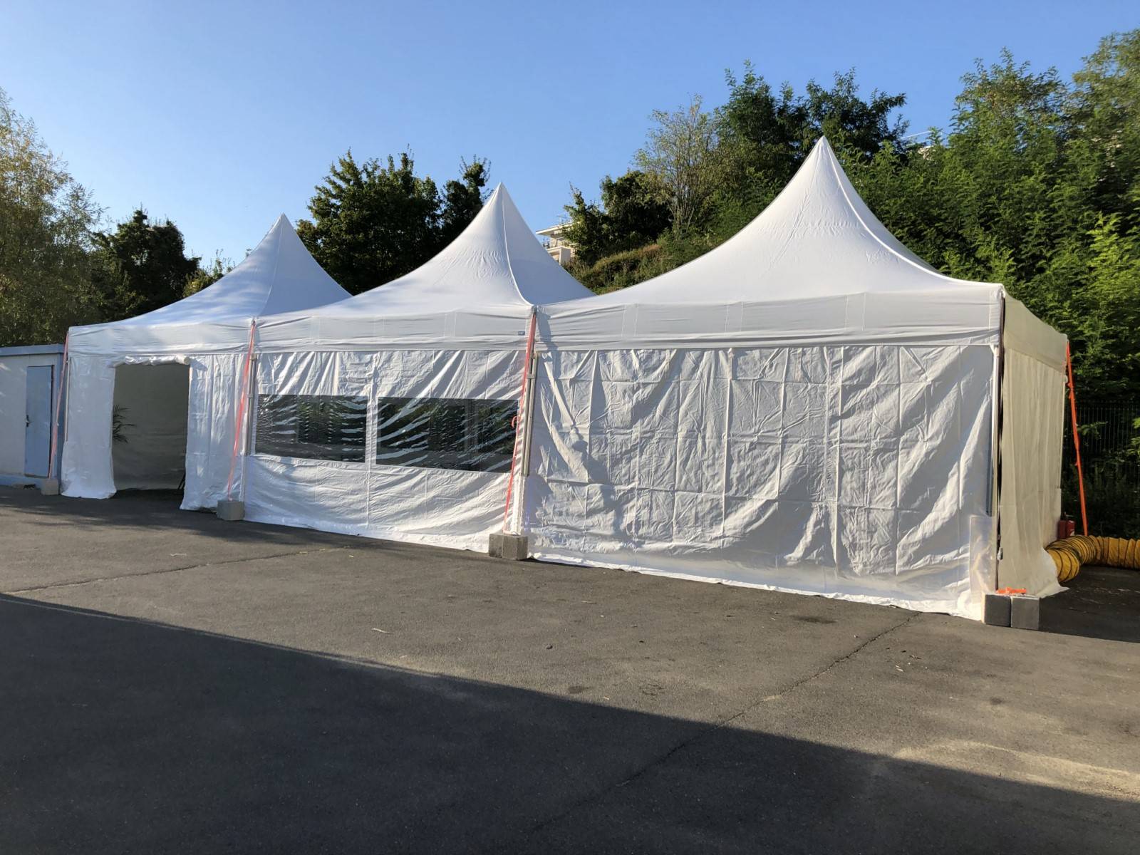Louer des barnums tentes pagodes pliantes à Paris
