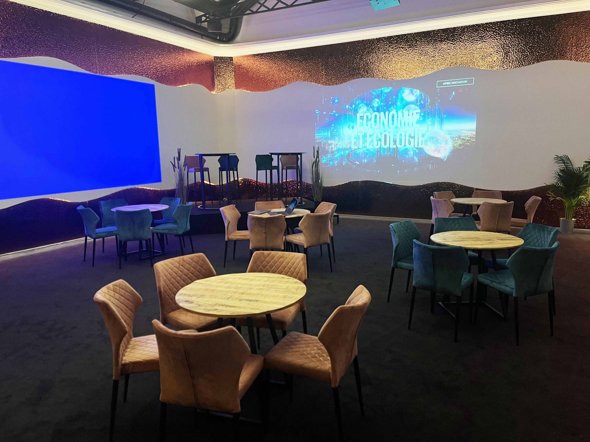 Location de mobilier événementiel à Paris 8ème pour un séminaire d'entreprise