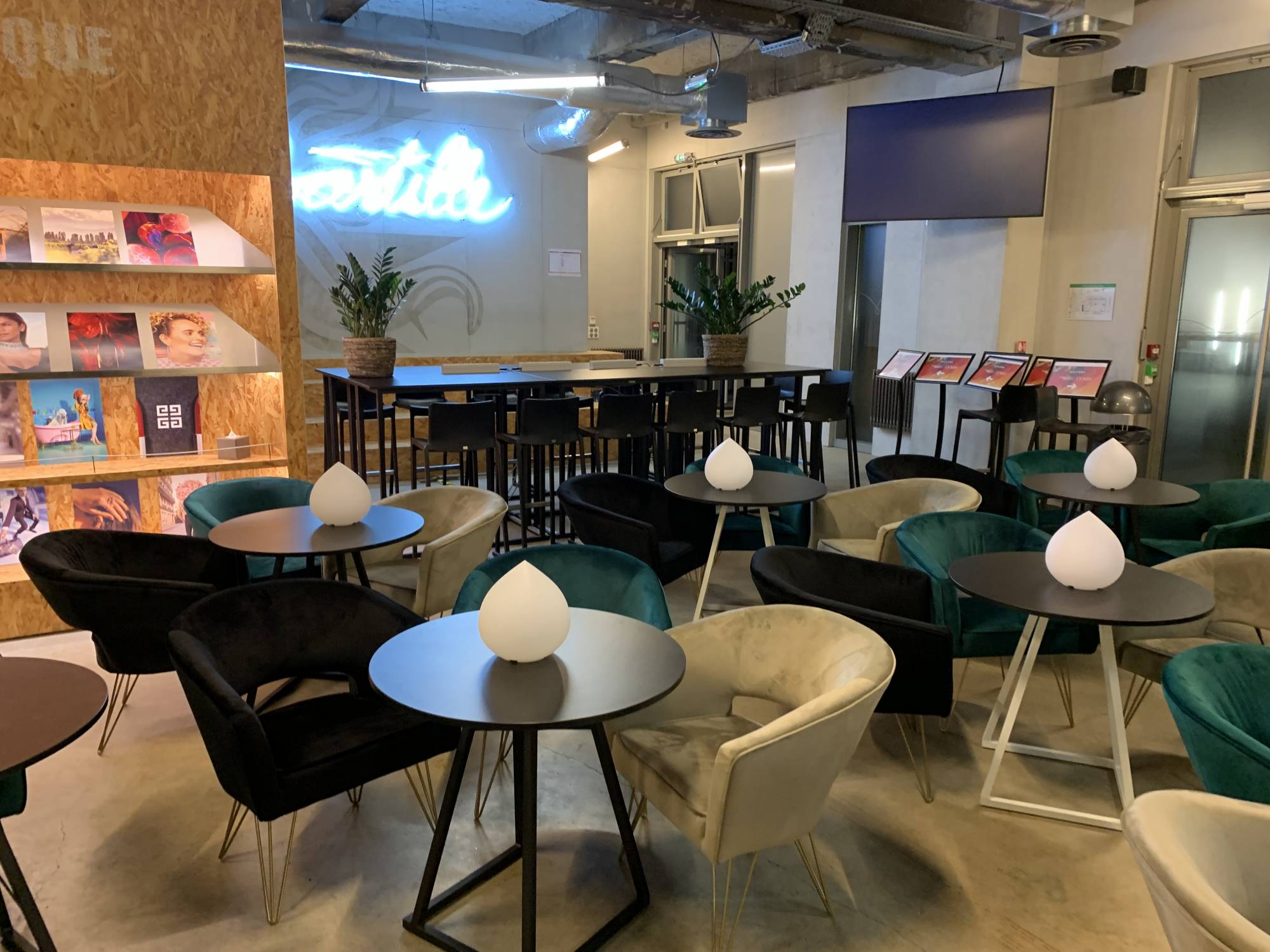 Location de mobilier pour évènement professionnel à Paris 11ème