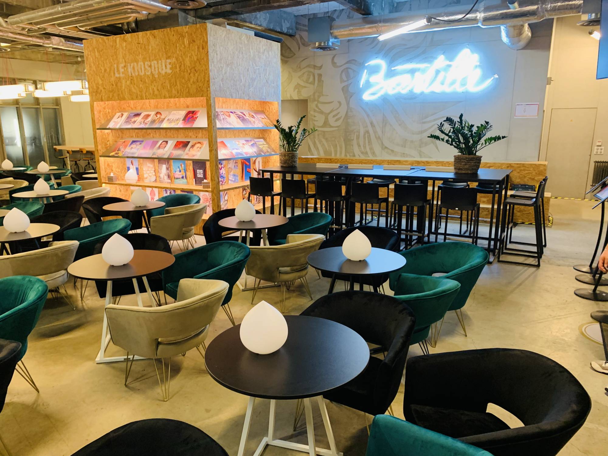 Louer du mobilier pour évènement professionnel à Paris 11ème