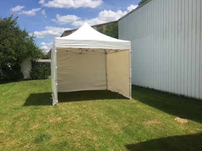 Location de tonnelle pliante en Seine et Marne