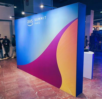 Fond de mur personnalisé pour événement au palais des congres à Paris 75